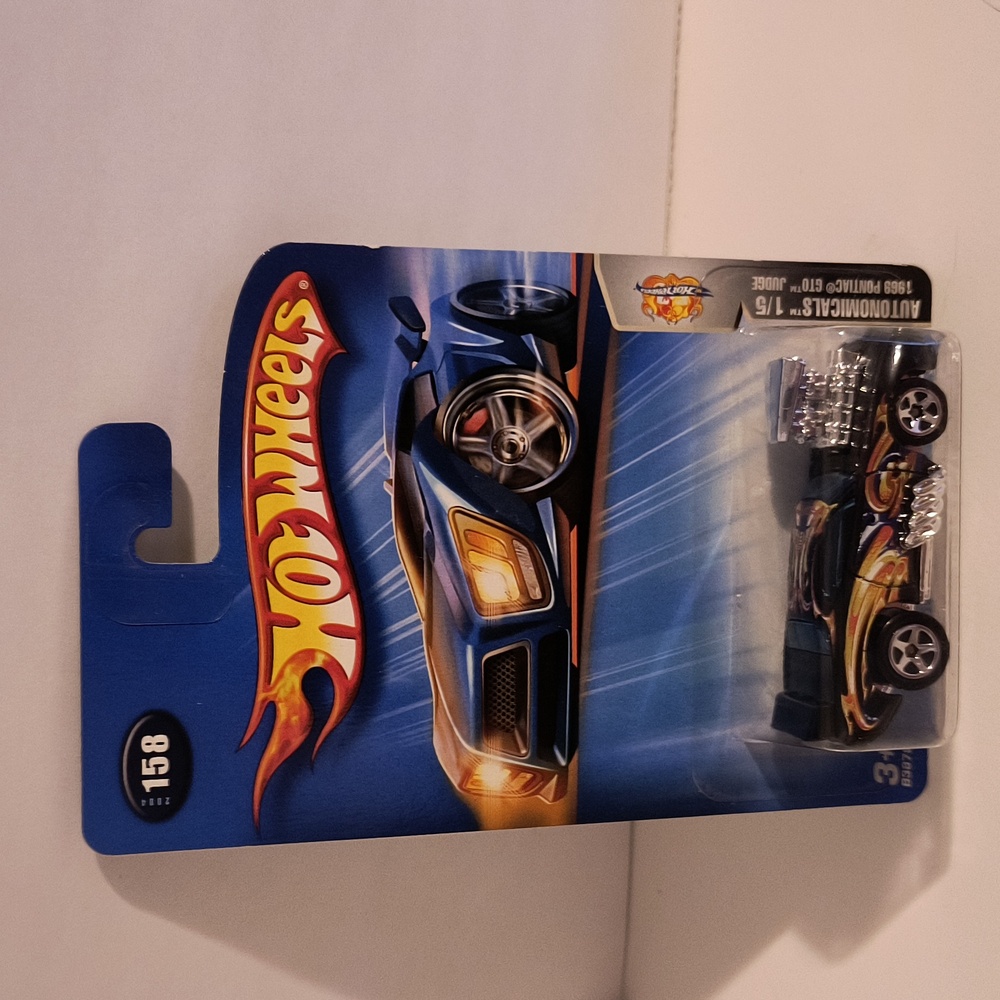 D1 Hot Wheels 69 Pontiac gto  with shipping protector